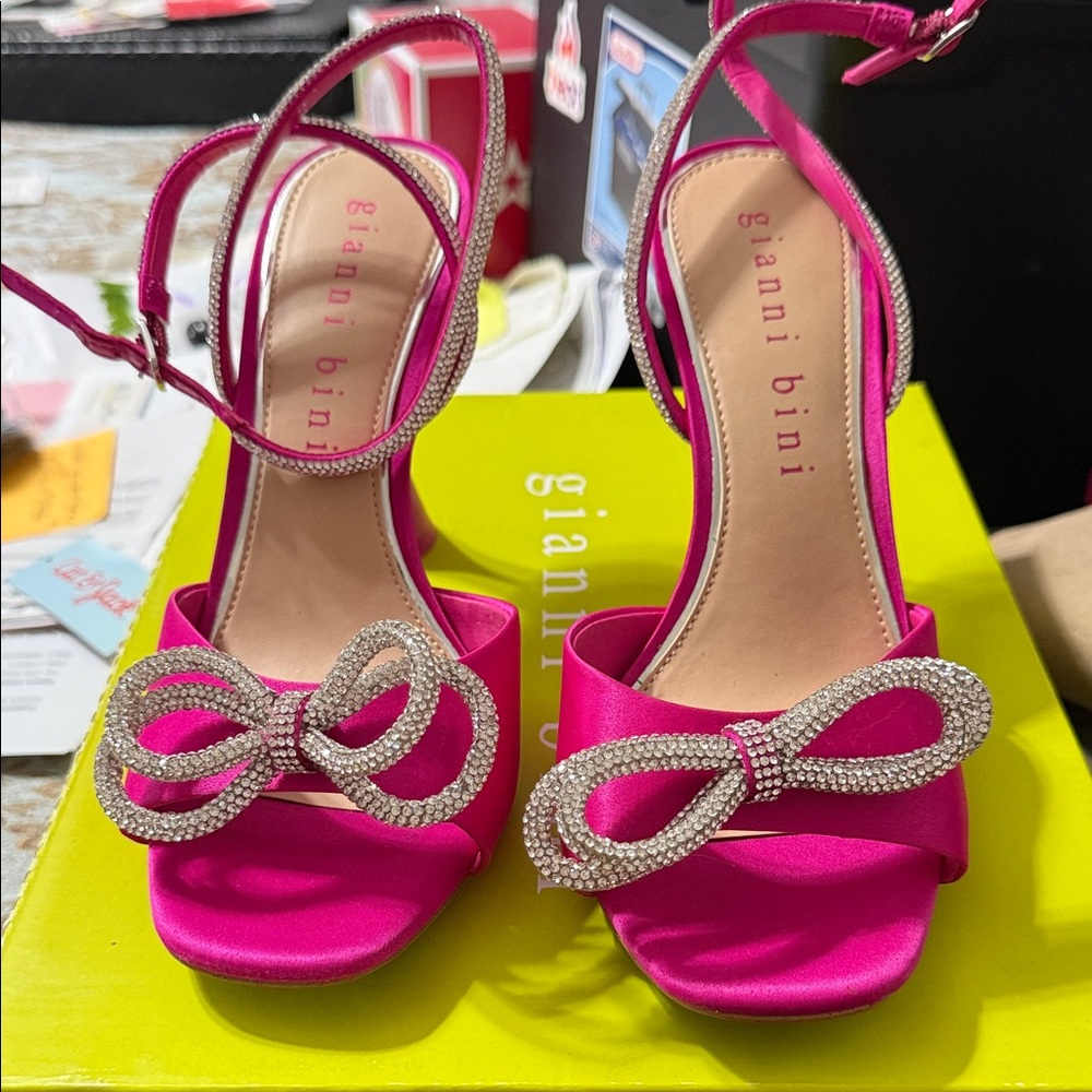 Gianni Bini Hayden Fiery Pink Heels with Rhinestone Bow size 9M